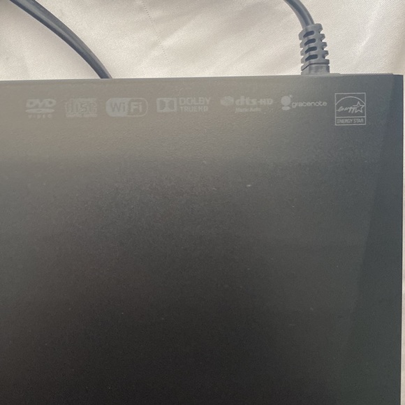 Sony Blu-Ray DVD player w/ Netflix - Picture 3 of 5